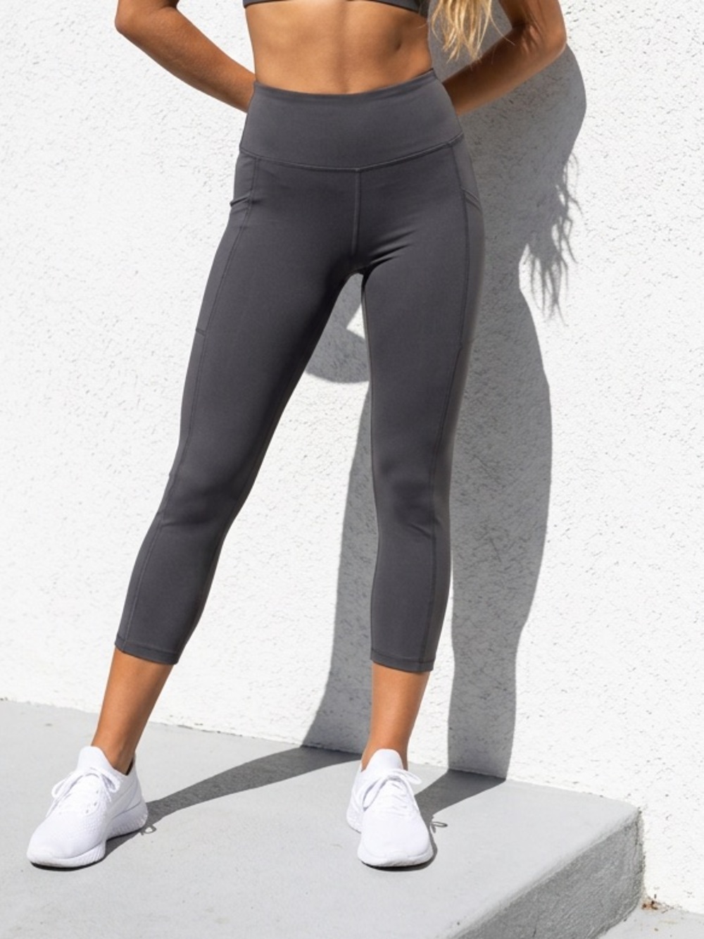 High-Waist 7/8 Performance Capris in Charcoal